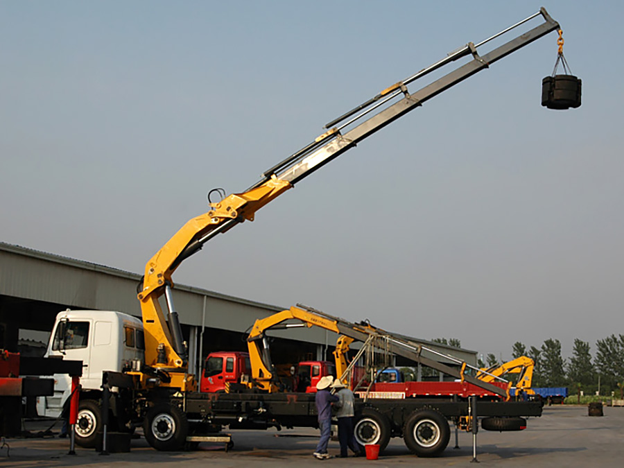 КМУ XCMG SQZ330-4