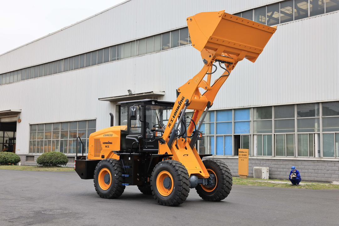 Фронтальный погрузчик Lonking CDM835G